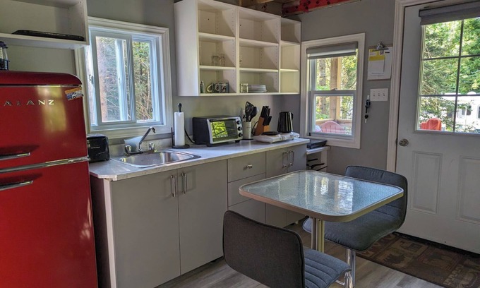Unorganized Centre Parry Sound Cabin | Charming 1-bedroom cabin in South River