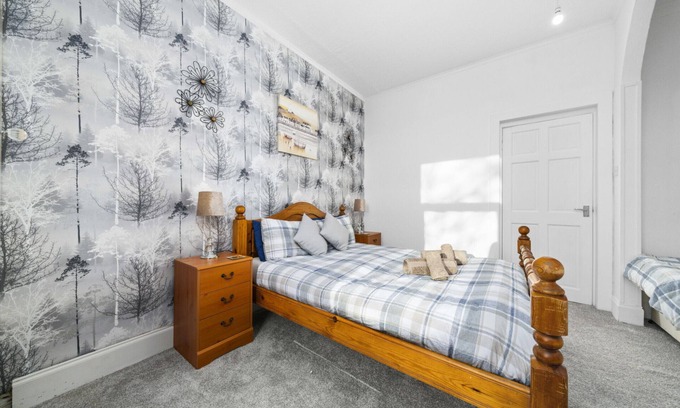 Alexandria Apartment | Charming 1-Bedroom Home in Alexandria