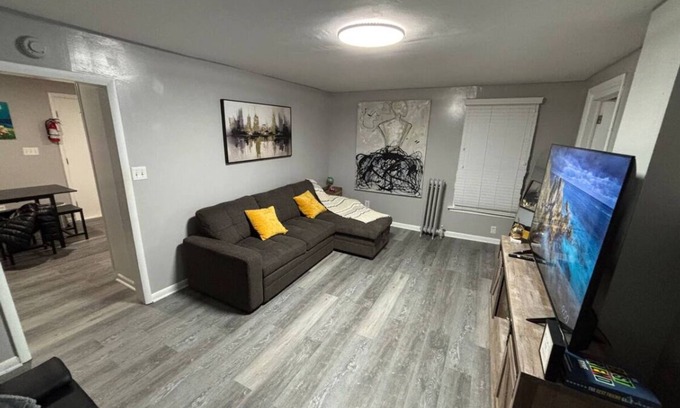 Elizabeth House | Charming 1-bedroom house in adorable Elizabeth with AC, WiFi