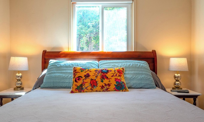 Santa Fe Apartment | Charming 1-bedroom medium term rental apartment in serene Santa Fe w/WiFi, AC,