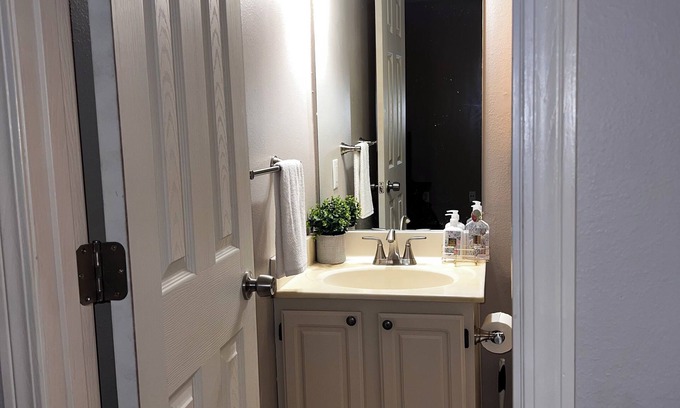 Waldron House | Charming 1-bedroom house with AC, and a shared living and kitchen space.