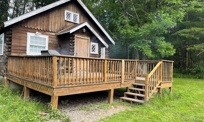 Town of Delaware Cottage | Charming 1-bedroom cottage with WiFi, AC in enchanting Kenoza Lake area.