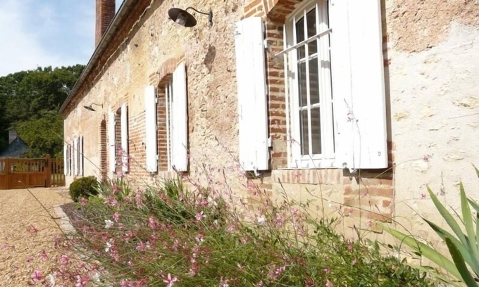 Rouvray-Saint-Florentin Cottage | Charming 12-Person Cottage with Garden, BBQ & Bikes near Chartres