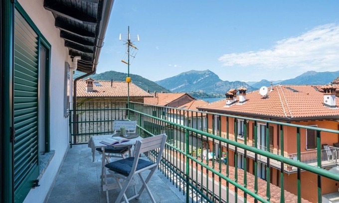 Lierna Villa | Charming 100 sqm detached villa, spread over three levels (accessible by stairs) and accommodating up to 5 people.The property is located in Lierna, on the eastern shore of Lake Como, in a well-served area and a short walk from the splendid Riva Bianca b