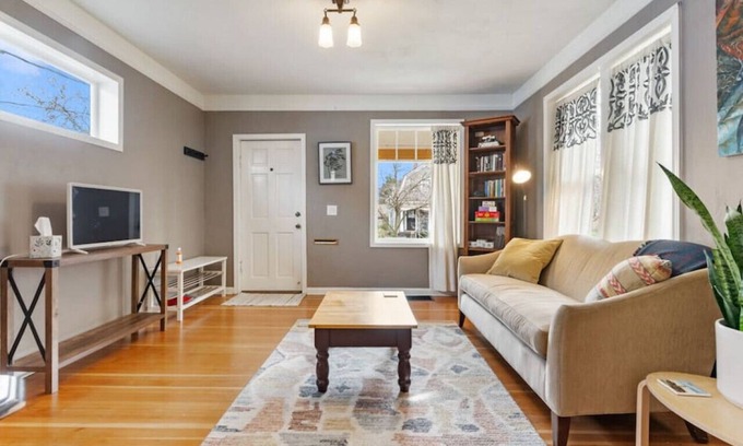 St. Johns House | Charming 1909 St Johns Bungalow