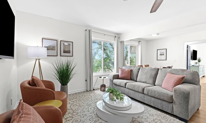 Royal Oak Apartment | Charming 1BR Upper Flat in the Heart of Royal Oak
