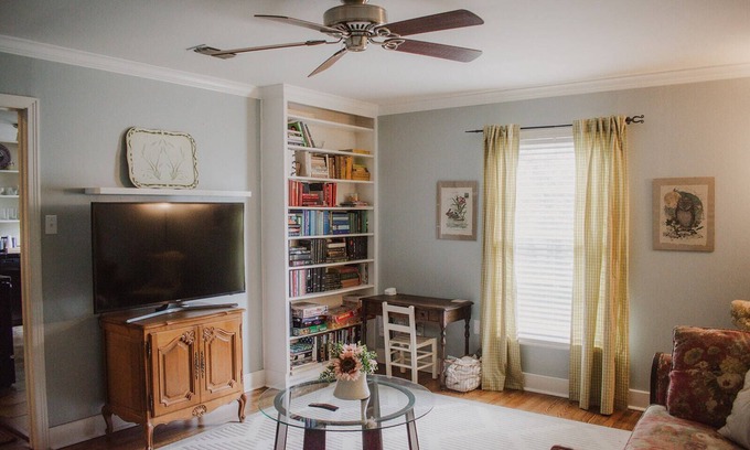 Sayles Blvd. Area House | Charming 2 bed 1 bath, Historic Sayles area, good 4 long stays, spacious,central