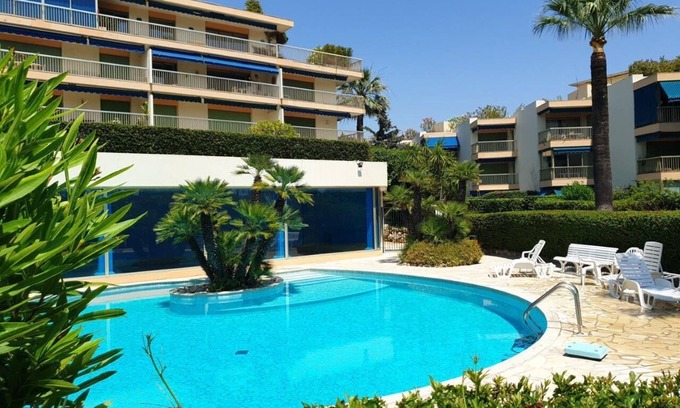 La Croix des Gardes Apartment | Charming 2 bed apartment - outdoor & heated indoor pool -see special offers