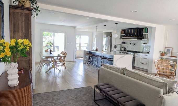 Canyon Rim House | Charming 2-bedroom house with WiFi, AC in superb Salt Lake City