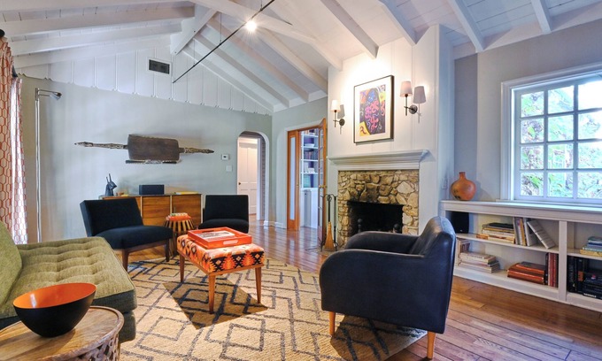South Miami House | Charming 2-Bedroom Garden Retreat in Valley Village