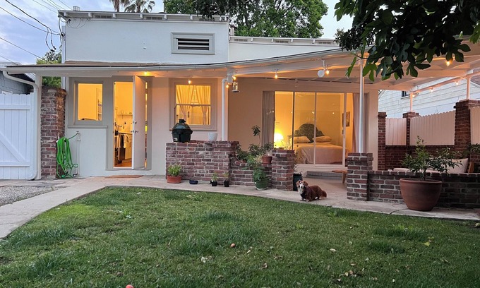 West Hollywood House | Charming 2-bedroom house in fabulous West Hollywood with central air, parking