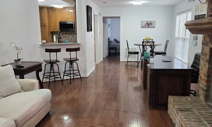 Grand Prairie House | Charming 2-bedroom home, close to 6flags, cowboys stadium, lonestar park