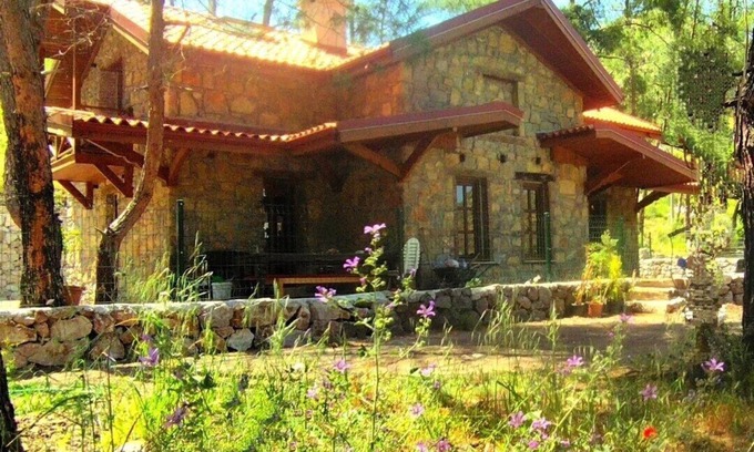 Avlana Cottage | Charming 2-bedroom 2-living room cottage in delightful Marmaris with AC, WiFi