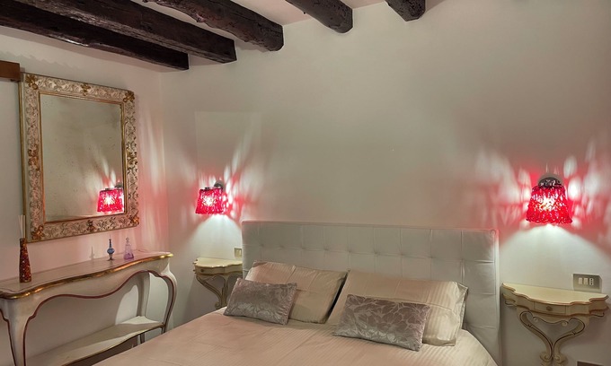 Cannaregio Apartment | Charming 2-bedroom apartment with WiFi, AC in delightful Venezia
