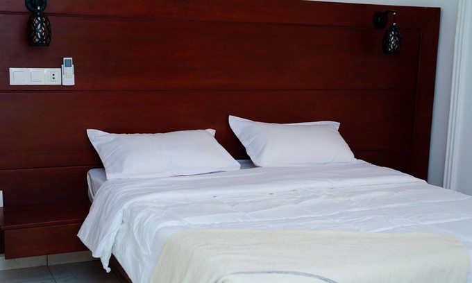 Yaounde Apartment | Charming 2-bedroom apartment in excellent Yaounde with AC, WiFi
