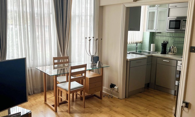 Redcliffe Apartment | Charming 2-bedroom apartment in Chelsea London