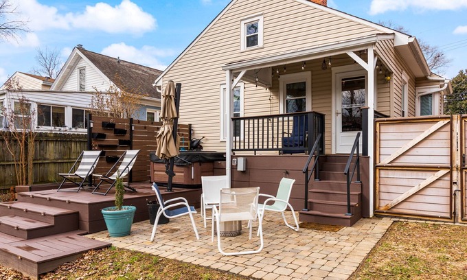 Highlands Douglass House | Charming 2-bedroom bungalow in desirable Louisville Highlands neighborhood