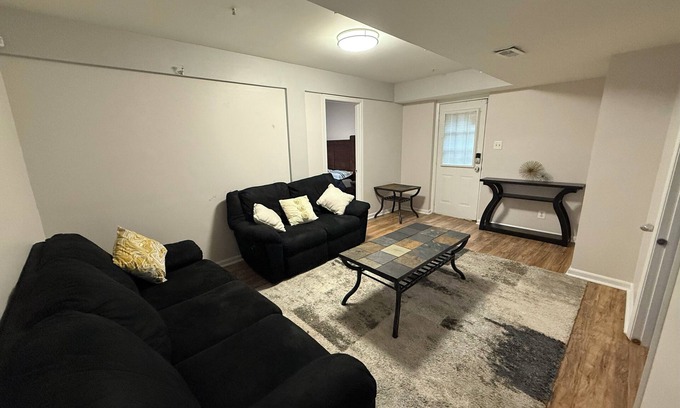 Bowie Condo | Charming 2-bedroom condo in brilliant Bowie with AC