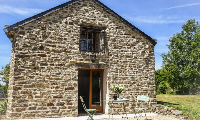 Mellac Cottage | Charming 2 bedroom cottage near the Atlantic coast in the heart of Brittany.