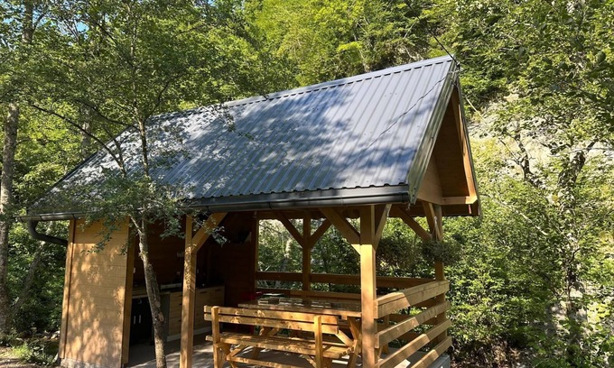 East Sarajevo Cottage | Charming 2-bedroom cottage in Pale with WiFi, AC, Floor heating. Book now