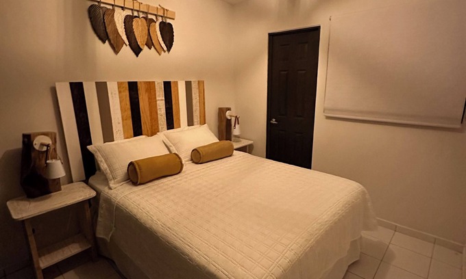 Puerto Barillas House | Charming 2-bedroom house with WiFi, AC in San Miguel