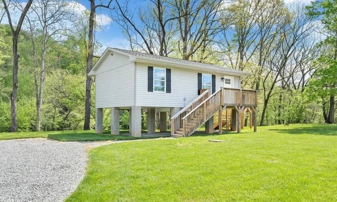 Eagle Rock House | Charming 2-bedroom house with AC, WiFi in tranquil Eagle Rock