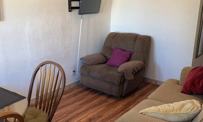 El Centro House | Charming 2-bedroom house with WiFi, AC in adorable El Centro.