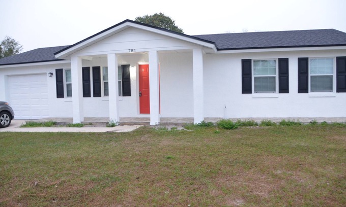 Buena Ventura Lakes House | Charming 2-bedroom house in Kissimmee with WiFi, AC