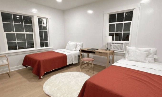 Central San Mateo House | Charming 2-bedroom house in nice San Mateo with WiFi, AC