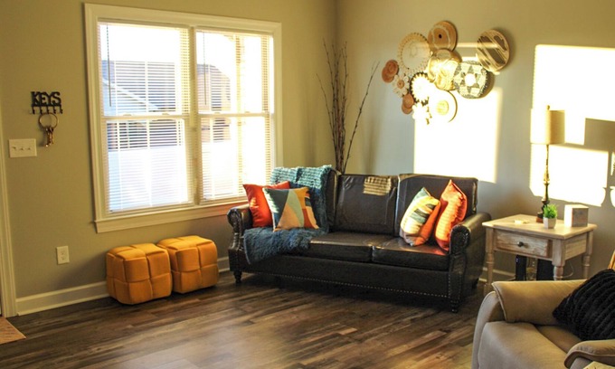 Savannah House | Charming 2-bedroom house in Savannah. Be our guest!