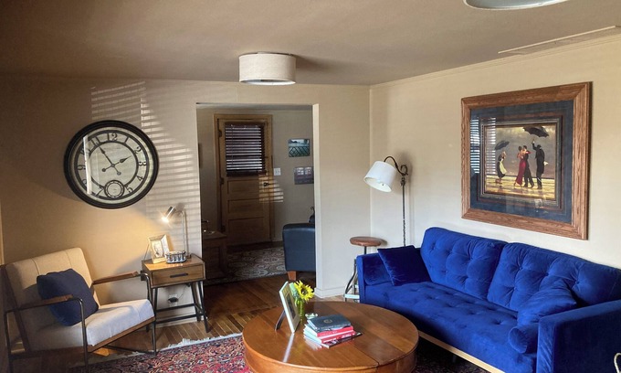 Peru House | Charming 2-bedroom house in lovely Peru with AC