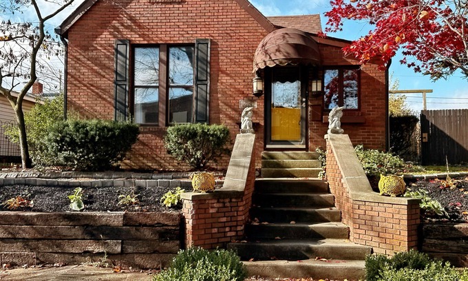 Kokomo House | Charming 2-bedroom house in Kokomo w/WiFi, AC, Hot tub