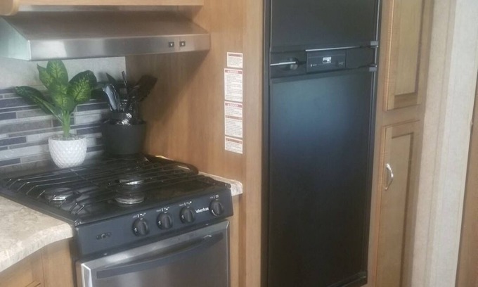 Abbeville House | Charming 2-bedroom RV near fabulous Abbeville and Eaufaula with WiFi, AC