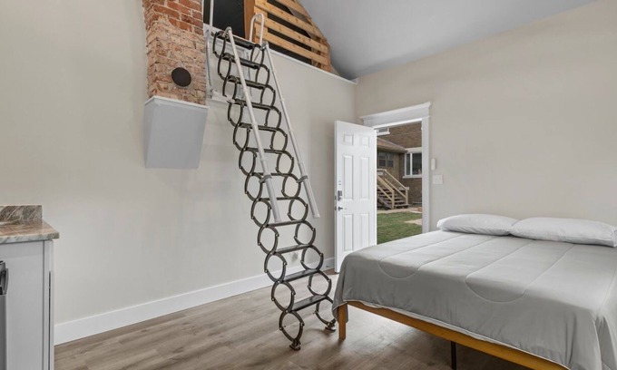 Bartlesville Apartment | Charming 2-bedroom studio with WiFi, AC in the heart of downtown Bartlesville