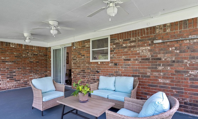 Bossier City House | Charming 2-bedroom house in Bossier City & Barksdale Air Force Base
