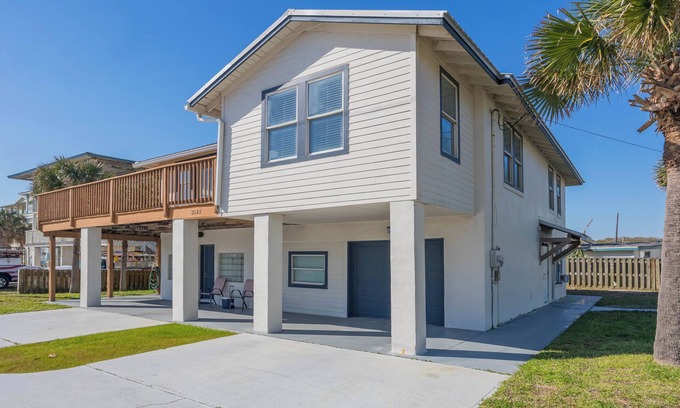 Vilano Beach House | Charming 2-bedroom house in superb St. Augustine. Located in Vilano Beach.