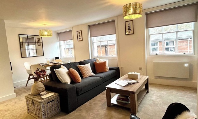 Tring Apartment | Charming 2B Georgian Flat in Historic Tring