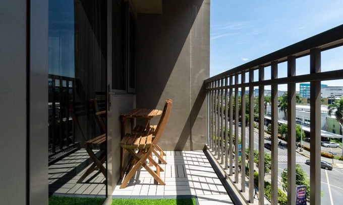 Barangay 76 Apartment | Charming 2BR in Shore 1 Residences