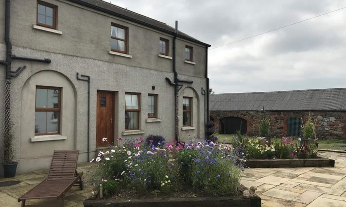 Mazetown Cottage | Charming 3-Bed Cottage Moira - Hillsborough