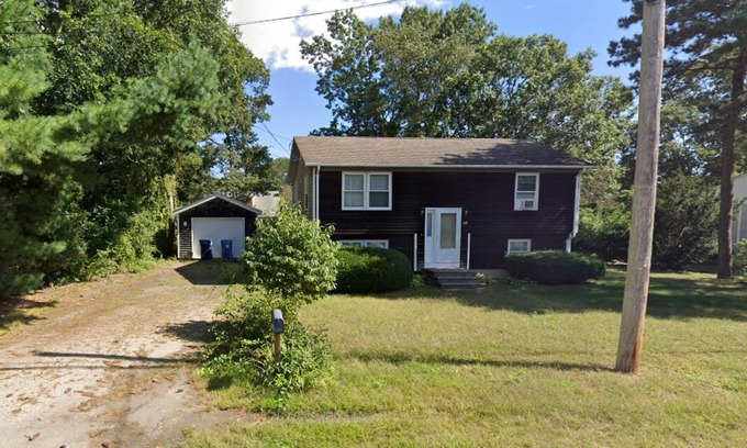 Kenyon House | Charming 3-bedroom house with AC and WiFi in soothing South Kingstown
