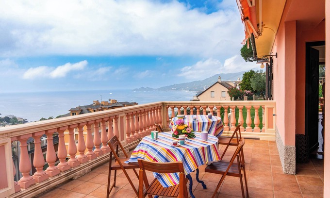 Rapallo Villa | Charming 3-bedroom 4 bathrooms villa with WiFi and AC in beautiful Rapallo