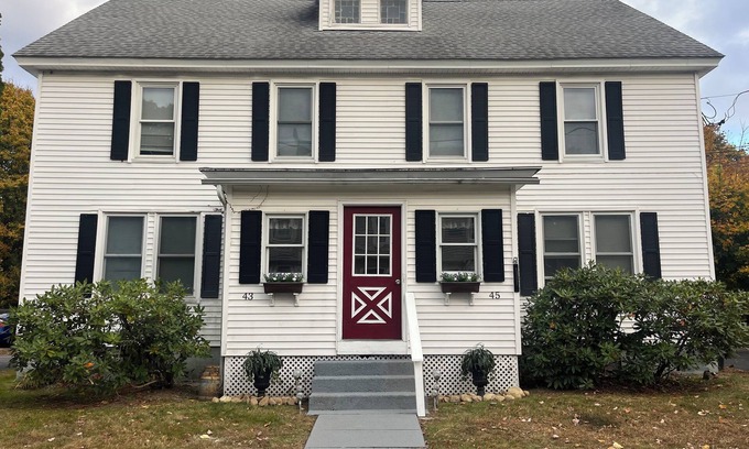 Woodville Apartment | Charming 3-bedroom apartment in historic Grafton with WiFi