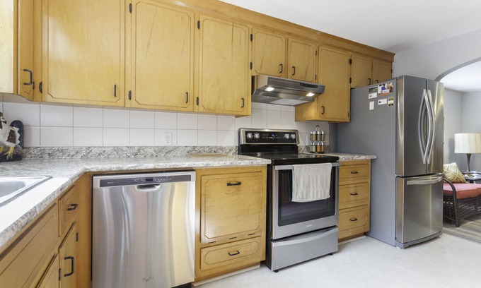 Mill Cove Cottage | Charming 3 Bedroom Cottage near Hubbards; very close to Fox Point beach
