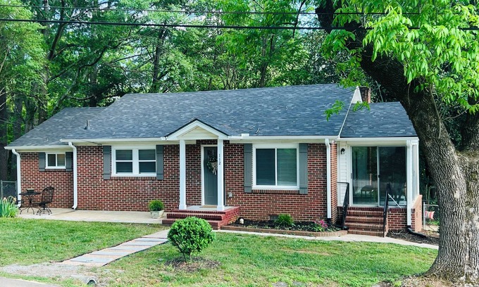 Central Cottage | Charming 3-bedroom cottage in Central—minutes away from Clemson and SWU!