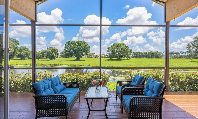 Greenview Shores House | Charming 3-bedroom estate in wonderful Wellington with AC