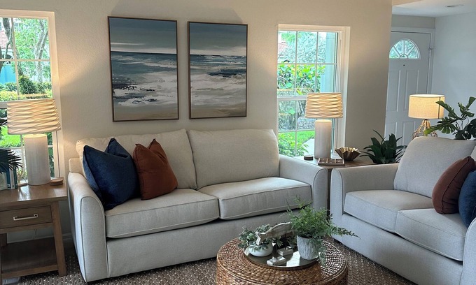 Bonita Springs Condo | Charming 3-bedroom, ground level condo in Lighthouse Bay with all the amenities