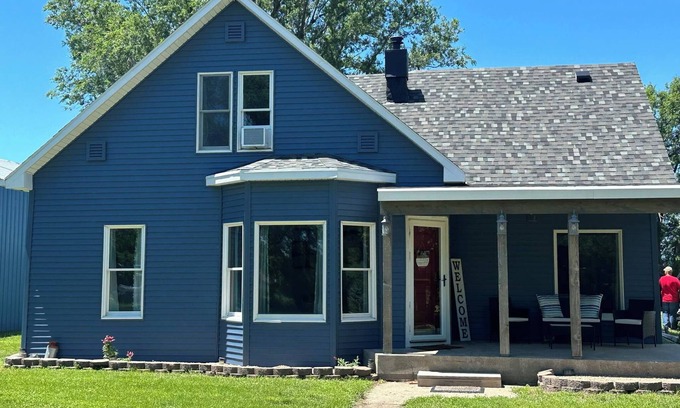 Long Pine House | Charming 3-bedroom house full of all amenities needed for an enjoyable stay!