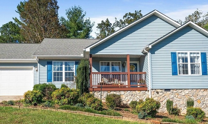Morganton House | Charming 3-bedroom house with WiFi and AC in serene Morganton