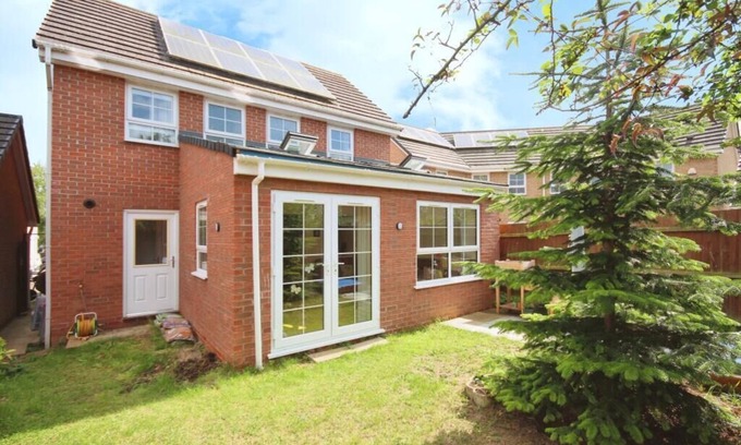 Wyken House | Charming 3-bedroom house in lovely Coventry with WiFi