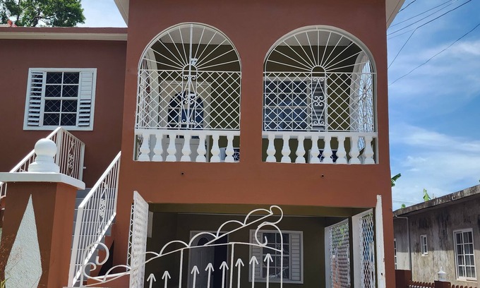 Salt Gut House | Charming 3-bedroom house in Boscobel , with WiFi access. 15 minutes fr Ocho Rios